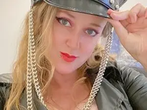 Streamate Live Porn of GoddessKisica