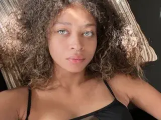 Streamate Adult Webcam of WillowNoir