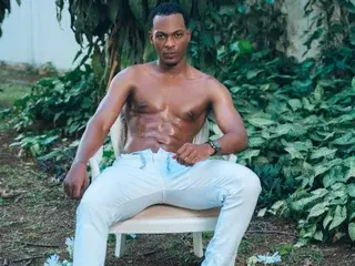 Streamate Watch Live Sex Cams of Itan19