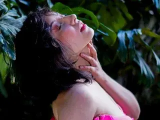 Streamate Nude Webcam of Susan_Monroy