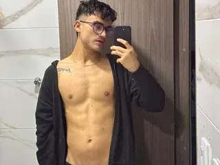 Streamate Private Sex Chat of alexxxx_dicker
