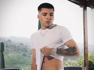 Streamate Nude Webcam of LoganGreys