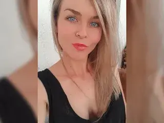 Streamate Live Porn of AussieMilfAkyra
