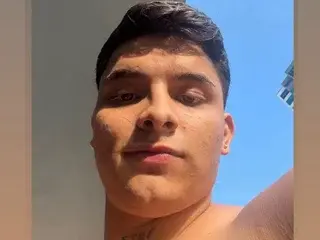 Streamate Watch Live Sex Cams of Andyvibes19