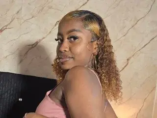 Streamate Live Sex Cam of erika_lyrics