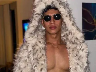 Streamate Watch Live Sex Cams of Alan_pitt