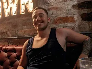 Streamate Watch Live Sex Cams of Foxxxman