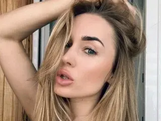 Streamate Best live sex cam show of Tina_a