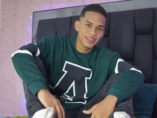 Streamate Live Sex Cam of DilamAmadeus