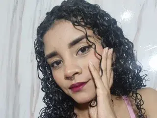 Streamate Free Live Porn of RayliCurly