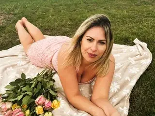 Streamate Adult Webcam of CARRMIYNA