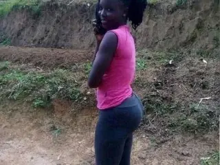 Streamate Nude Webcam of Petite_ebony19