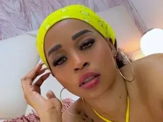 Streamate Adult Webcam of TyraaLambert