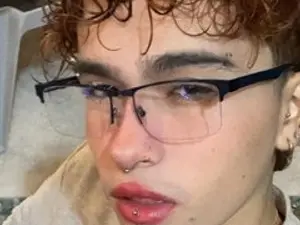 Streamate Adult Webcam of Aiiden_cm