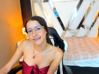 Streamate Sex Cam of Linda4Petite