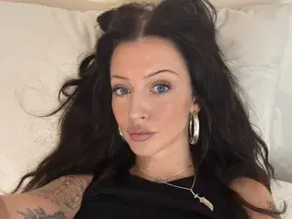 Streamate Adult Webcam of MissRobynLouise