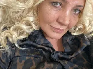 Streamate Live Sex Cam of Blondyy