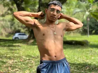 Streamate Live Sex Cam of Dominus_Black