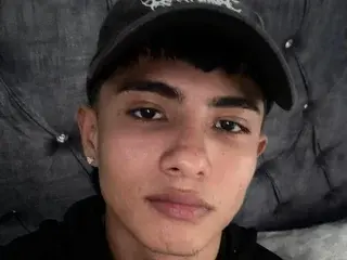 Streamate Live Sex Cam of Michael_Thomsom