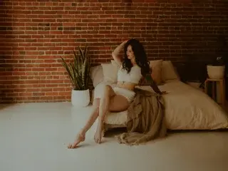 Streamate Sex Cam of GoddessAriBlack