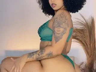 Streamate Nude Webcam of AdharaHiiller