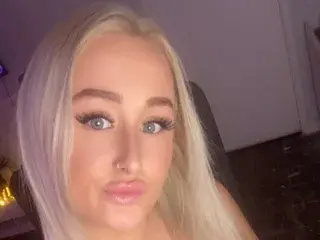 Streamate Watch Live Sex Cams of MmmMILF