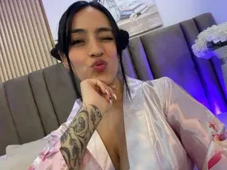 Streamate Live Porn of NICOLL_EVANSS