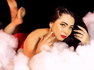 Streamate Private Sex Chat of AdelinneMoretti