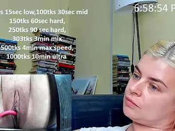 Stripchat Live Sex Cam of queenofthenighttt