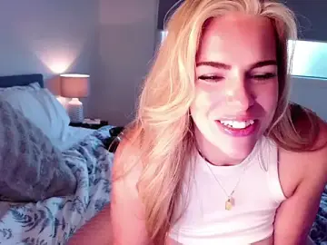 Stripchat Live Sex Cam of oliviafranciis