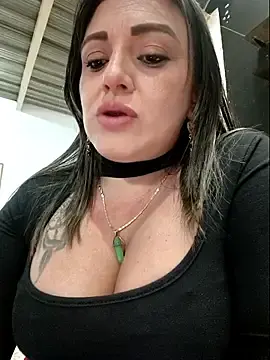 Stripchat Live Sex Cam of cataleyamyst