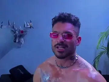 Stripchat Live Sex of dennis_cox1