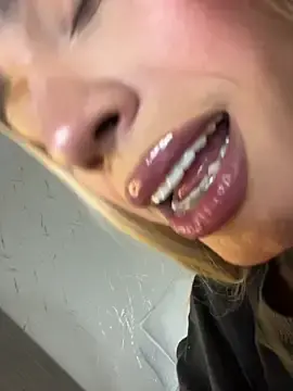 Stripchat Sex Cam of miss_tatiana_