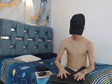 Stripchat Live Sex Cam of HEART_OF_MILAMBER