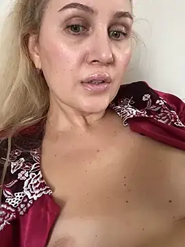 Stripchat Live Sex of YourBlondee