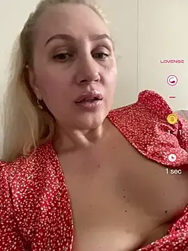 Stripchat Nude Webcam of YourBlondee