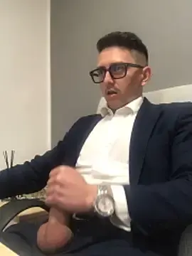 Stripchat Sex Cam of masterboss_