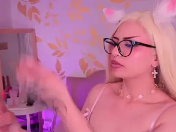 Stripchat Adult Webcam of Misselektra__