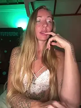 Stripchat Sex Cam of OpheliaRox
