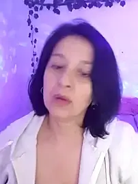 Stripchat Sex Cam of camilalatti