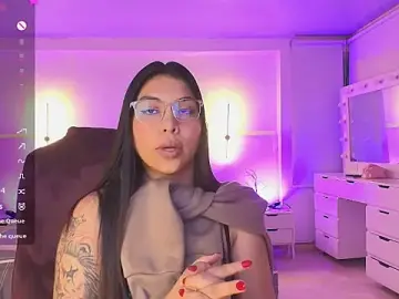 Stripchat Live Sex Cam of kloe28