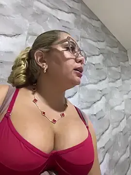 Stripchat Free Live Porn of maymercy