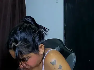 Stripchat Live Sex Cam of violet_and_myers