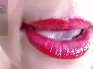 Stripchat Live Sex Cam of Kerly_Doll