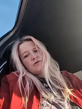 Stripchat Live Porn of SuzieSub
