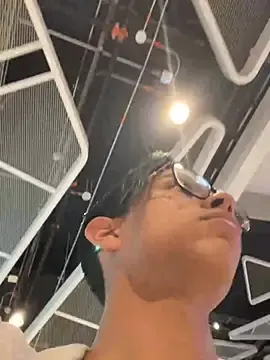 Stripchat Sex Cam of Andres_boy252