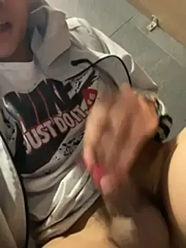 Stripchat Adult Webcams of Andres_boy252