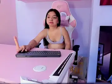 Stripchat Free Porn Cam of CharlotteMuller