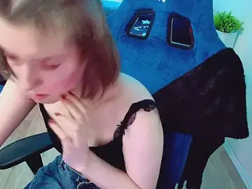 Stripchat Live Sex Cam of CranberryHot