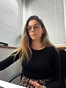 Stripchat Live Sex Cam of lucie_mehott